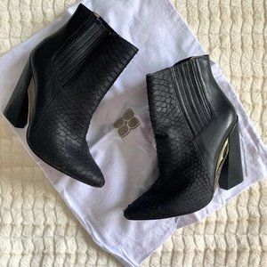 BCBG Maxazria Booties Ma-Metild